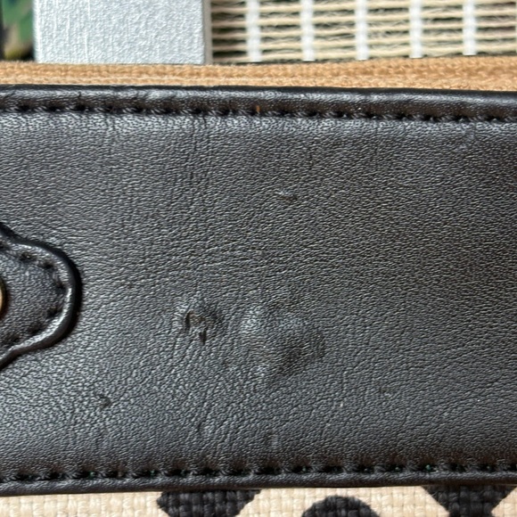 Spartina 449 Black and White Patterned Crossbody Bag With A Little Mark On Front - Picture 4 of 16